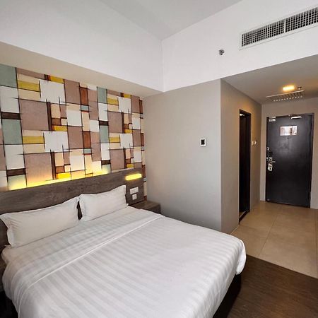 Ajang Hotel Miri Exteriör bild