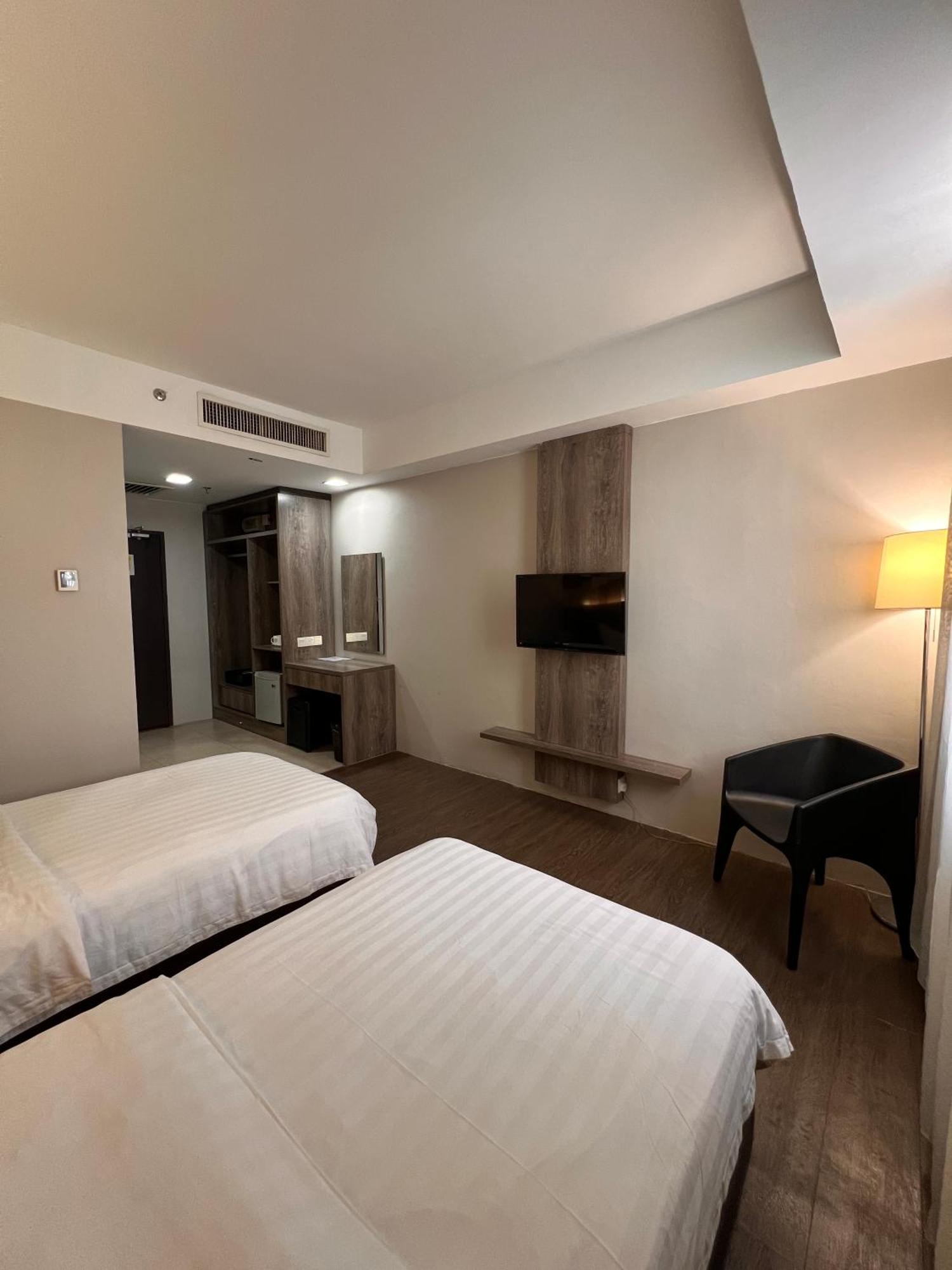 Ajang Hotel Miri Exteriör bild