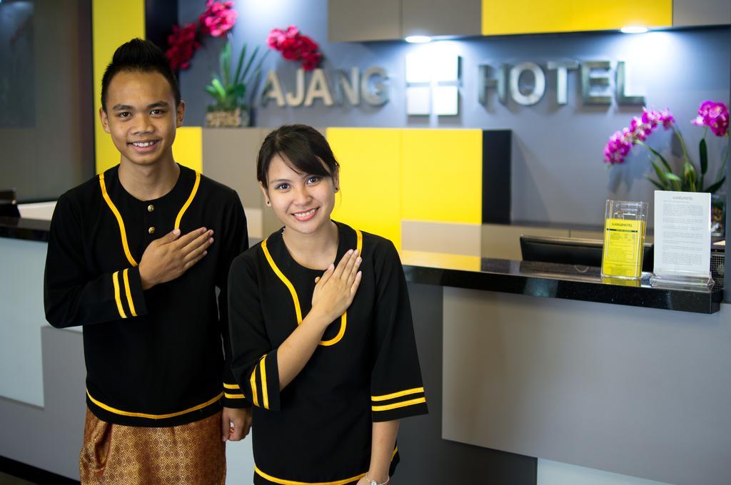 Ajang Hotel Miri Exteriör bild