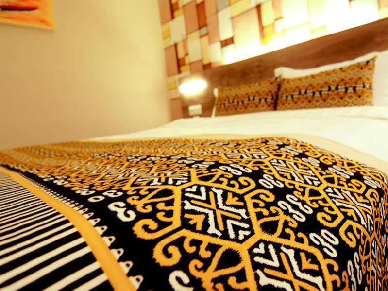 Ajang Hotel Miri Exteriör bild